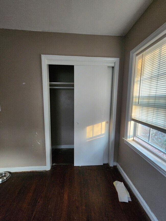 Building Photo - 2957 Monterey Dr