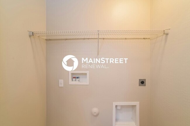 Building Photo - 3 Bedroom Pet-Friendly Home in TOLLESON, AZ with Main Street Renewal