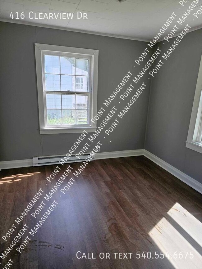 Building Photo - 2 Bed 1 Bath in Martinsville! (EXCUSE THE ...