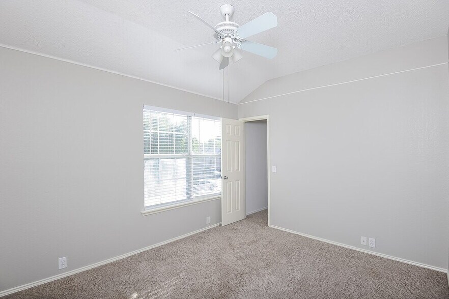 Building Photo - 8300 Orleans Ln