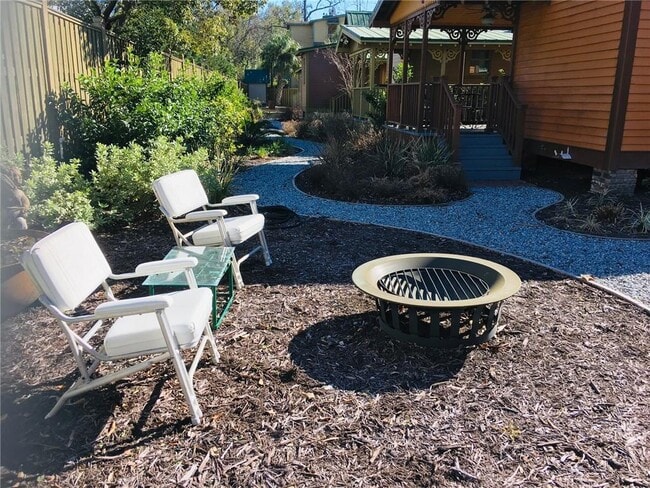 Building Photo - 802 Howe St