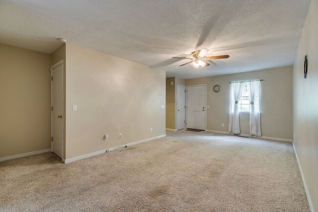 Building Photo - 3 bdrm/2 Bath Condo  Bristol, TN