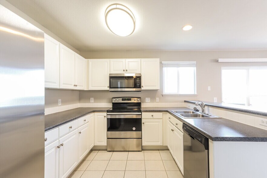 Building Photo - 3705 S Quatar Way