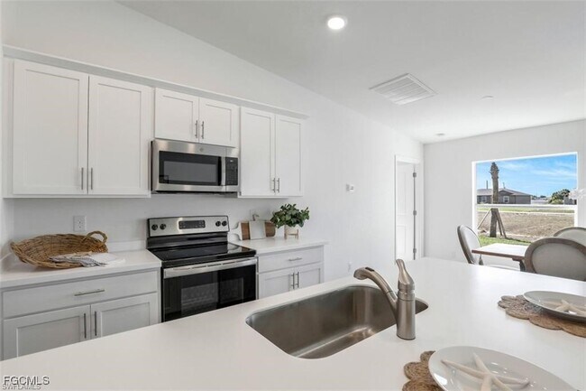 Building Photo - 1006 NW 5th Pl