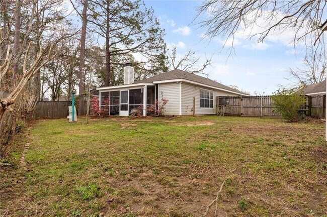 Building Photo - 1980 Laurel Oak Ct
