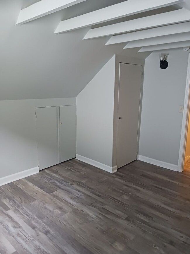 Building Photo - Newly Remodeled 4 bed 1 bath in Pleasant R...