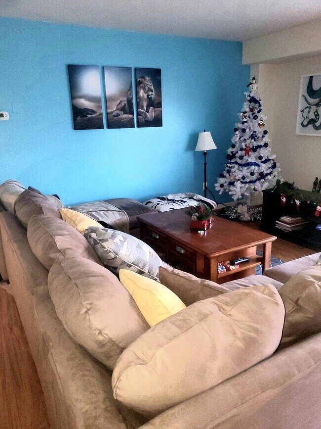 Building Photo - 3230 S 28th St