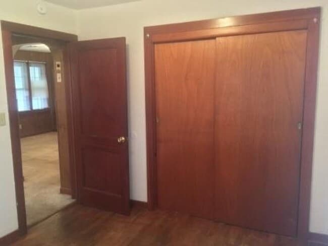 Building Photo - Cute 2 bedroom home for only $895 in conve...