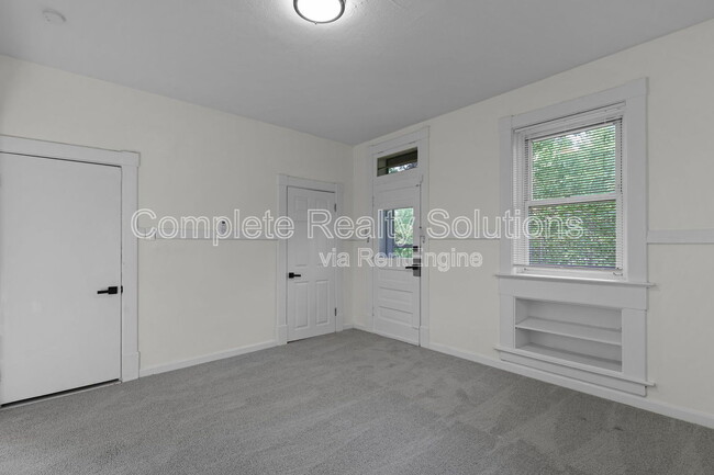 Building Photo - 3011 Miami St