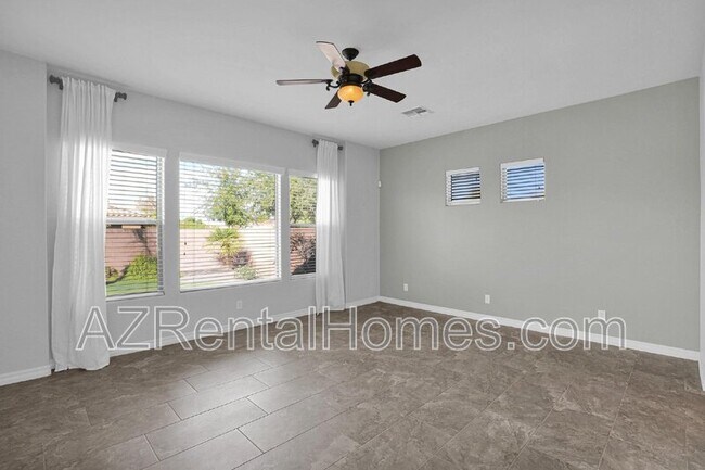 Building Photo - 1492 E Prescott Pl