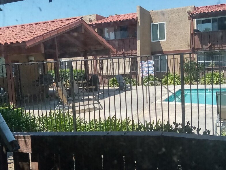 Building Photo - 1000 W MacArthur Blvd