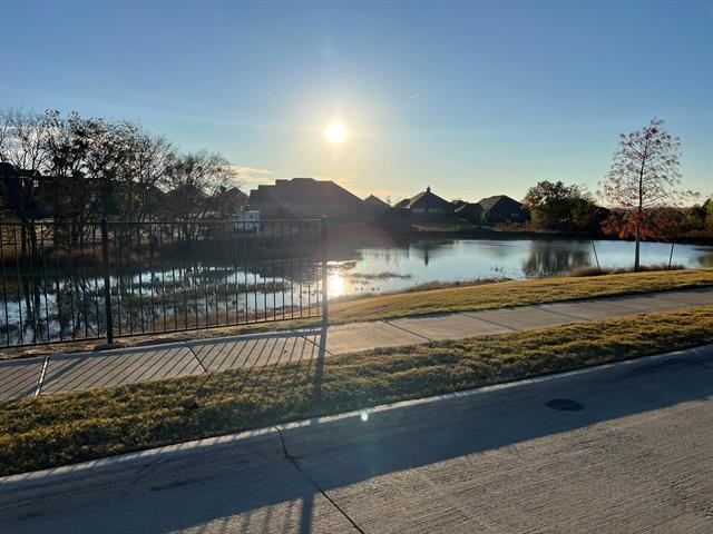 Building Photo - 913 Beverly Dr