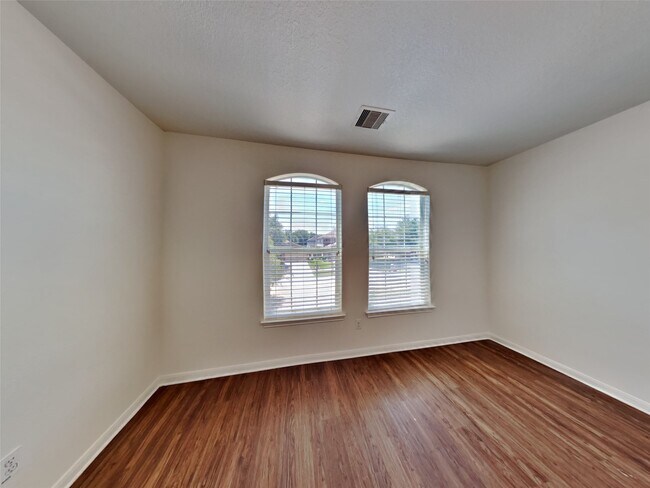 Building Photo - 5702 Rocky Trail Dr