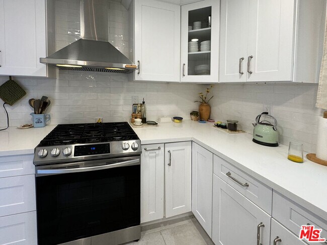 Building Photo - 3306 Waverly Dr