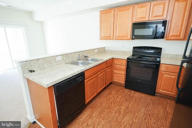 Building Photo - 403 Parkview Ct
