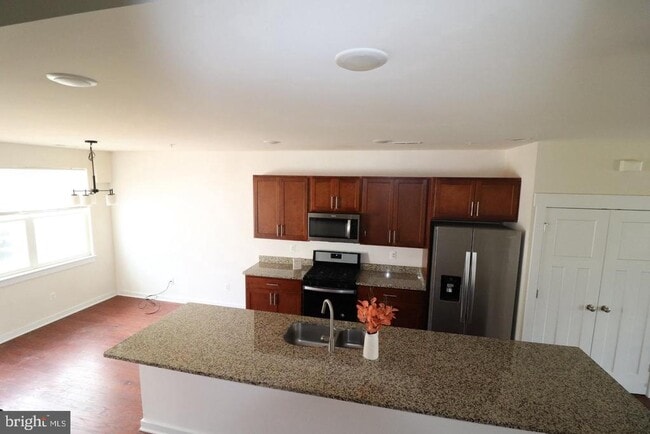 Building Photo - 414 Waverley Dr