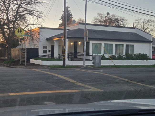 Primary Photo - 1203 Buena Vista Ave
