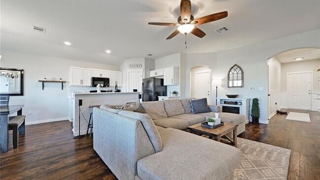 Building Photo - 436 Musgrav-