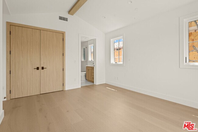 Building Photo - 306 S Anita Ave