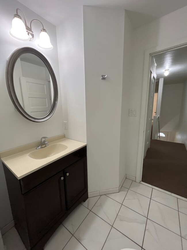 Building Photo - 3 Br 1 Bath Twin Home available in Bethlehem