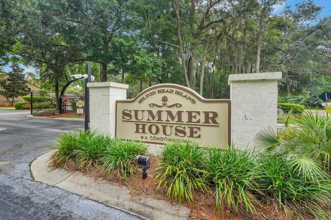 Building Photo - "Discover Coastal Comfort: Spacious 2-Bed, 2-Bath Condo at Summer House, Hilton Head Island!"