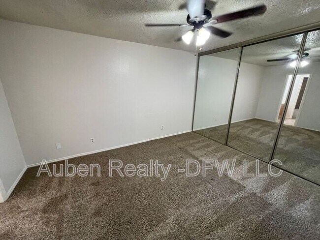 Building Photo - 5516 Lewis Ct