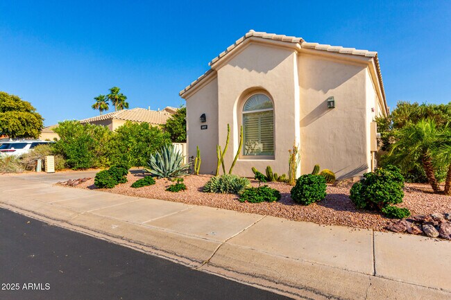 Building Photo - 11627 E Bella Vista Dr