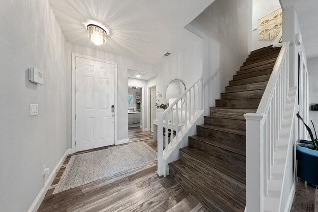 Building Photo - Luxury Dream Home with Unmatched Views and Resort-Style Amenities