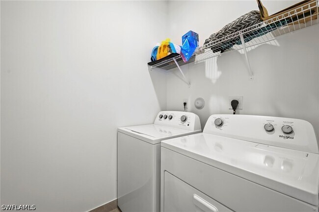 Building Photo - 5187 Nevola Ave