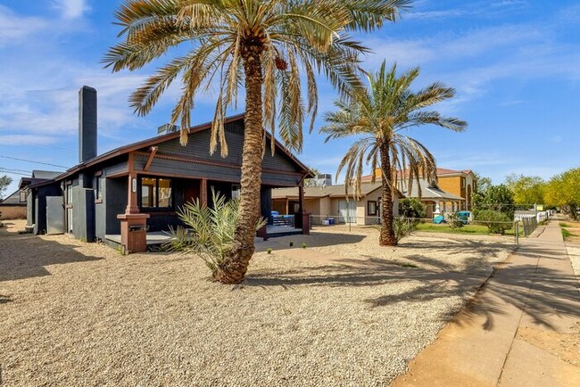 Building Photo - Brand new 3 bedroom renovation next to His...