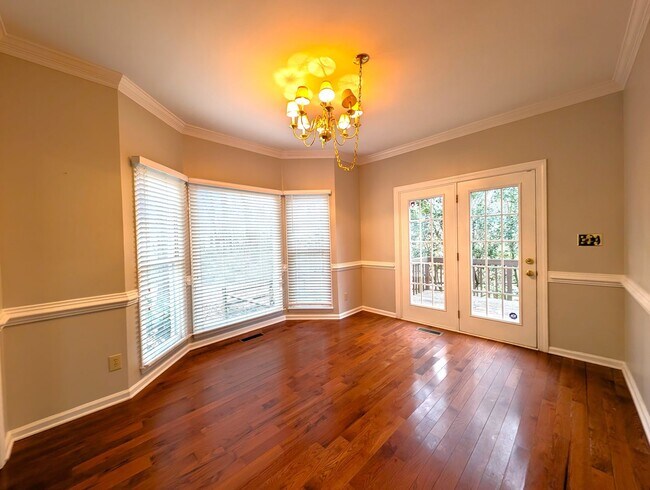 Building Photo - Beautiful 2 story, 4 bed, 2.5 bath Home Located in the Davis Lake Community!