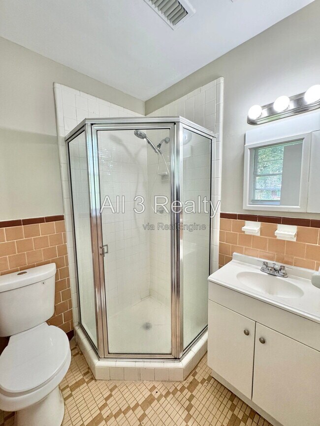 Building Photo - 3719 Bridlewood Dr