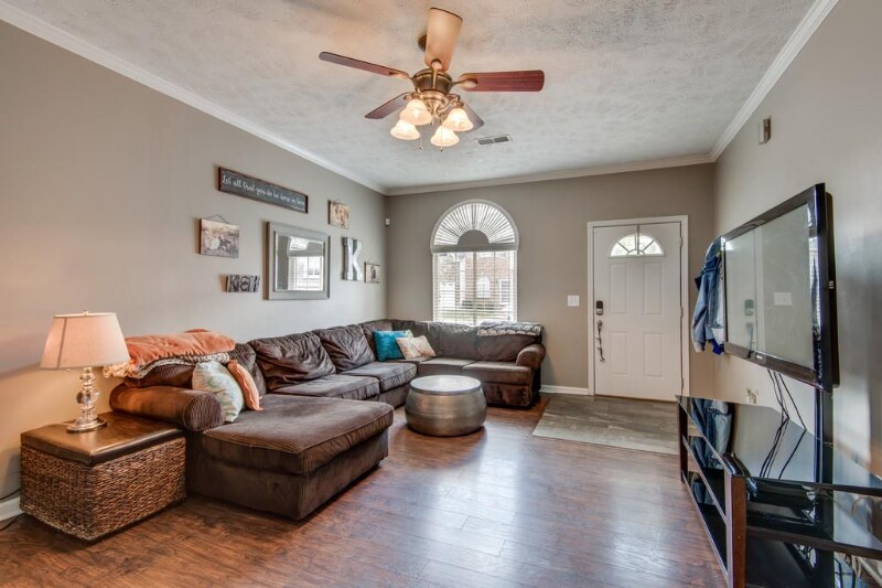 Building Photo - 606 Spence Enclave Way