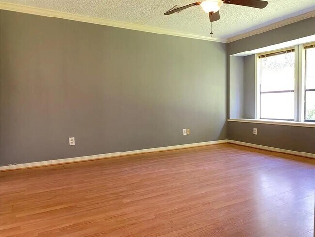 Building Photo - 16427 Dunmoor Dr