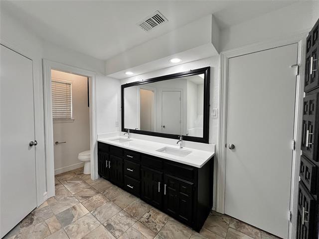 Building Photo - 2 Redford Ct