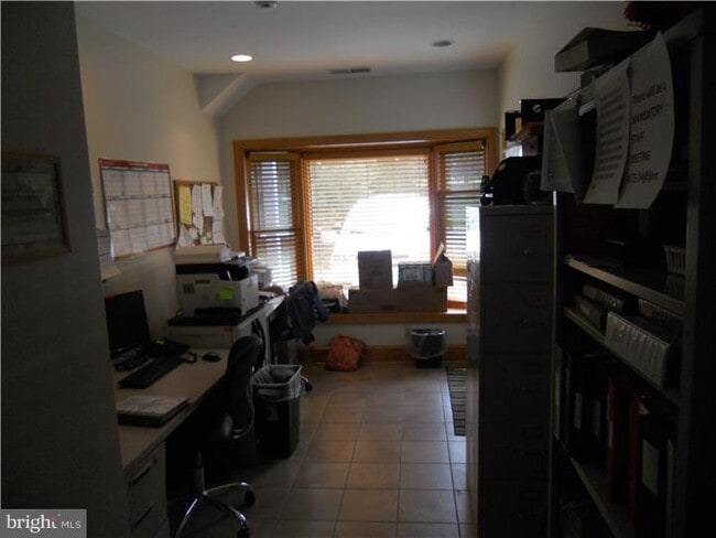 Primary Photo - 108 Hillside Cir