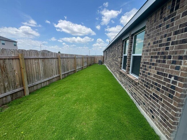 Building Photo - 144 Sky Meadows Cir