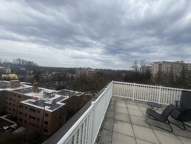 Building Photo - 3901 Tunlaw Rd NW