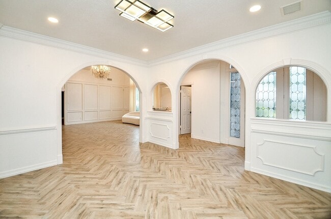 Building Photo - 9655 Longmont Dr