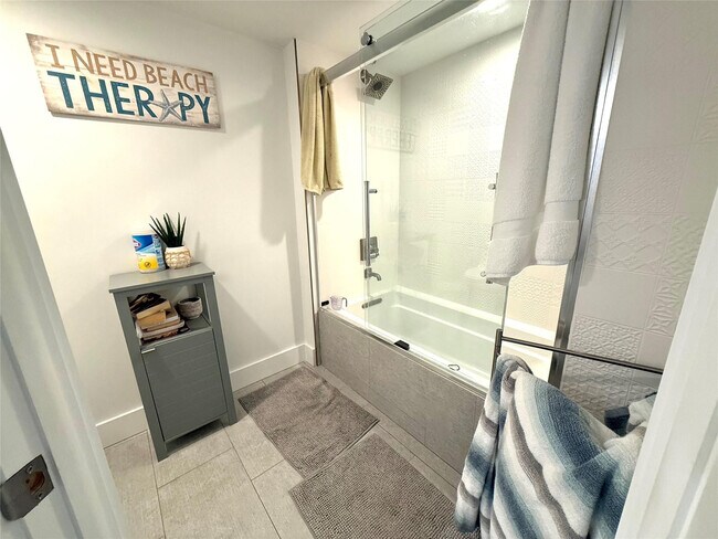 Building Photo - 3550 Galt Ocean Dr