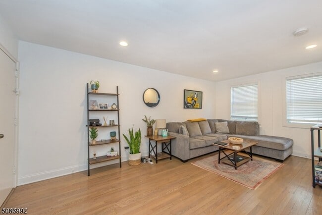 Building Photo - 376 Claremont Ave