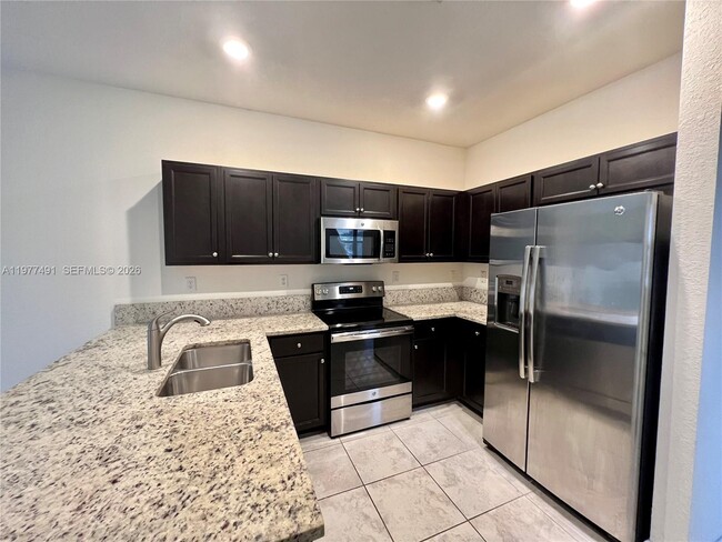 Building Photo - 15000 SW 119th Ln