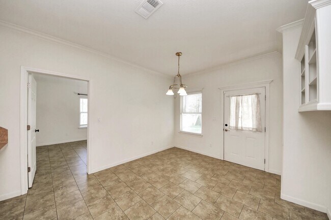 Building Photo - 228 Greenleaf St