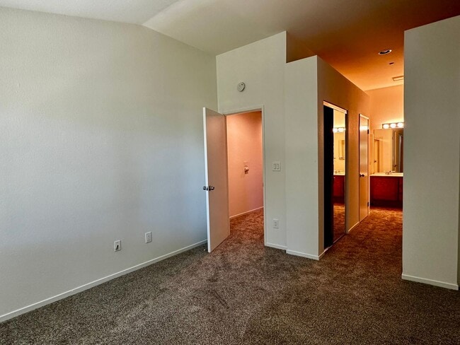 Building Photo - Townhouse Located in Santa Teresa with New...