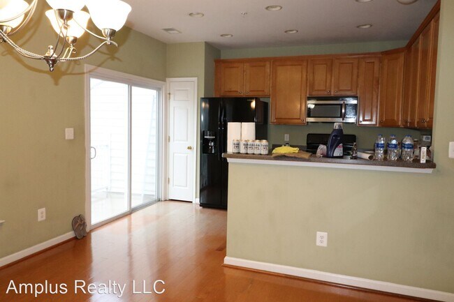 Building Photo - 3 br, 2.5 bath House - 12464B Liberty Brid...