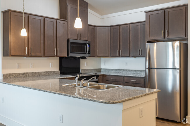 2BR, 2BA - Kitchen - Waters at Oakbrook