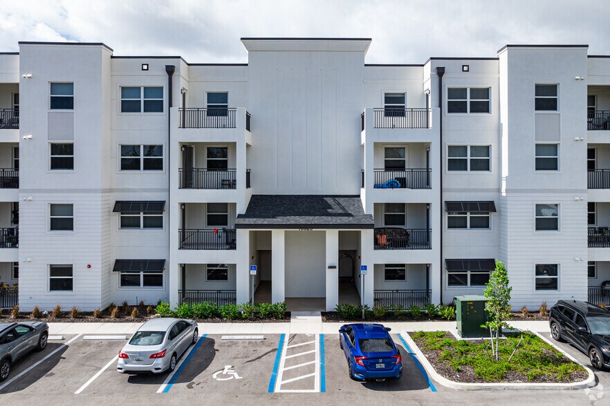 Building Entrance - Estero Vista