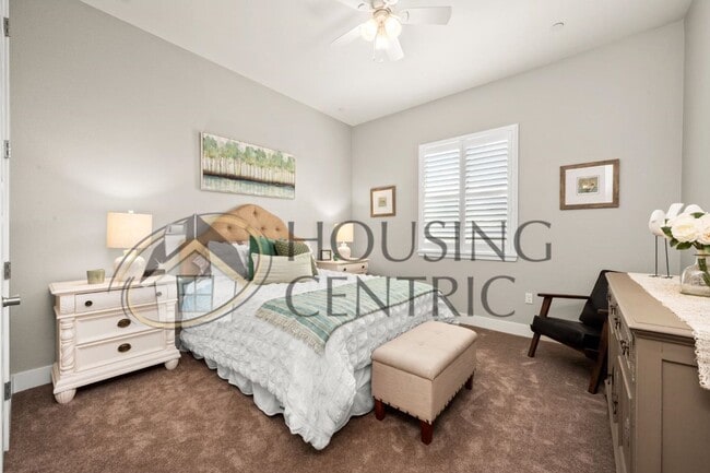 Building Photo - STUNNING Single Story Home with a Resort Style Backyard!