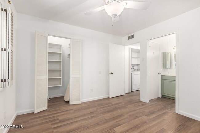 Building Photo - 7821 E Valley Vista Dr