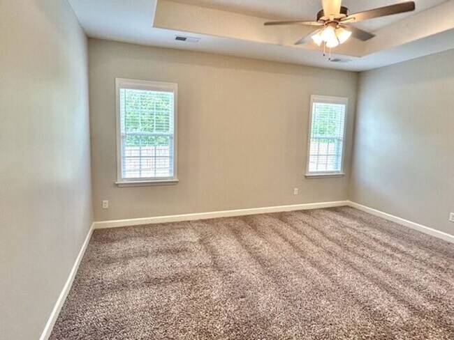Building Photo - Now Leasing a4 Bedroom 2.5 Bath Home In Ol...